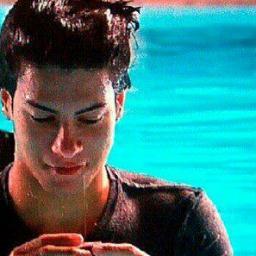 ♥o tablet se fechou, e dentro dele o amor mais  lindo que ja vivi e fora a dor mais forte que ja senti ♥ #Rebelde #F.U.S.C.A