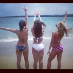 I like food & cats. 
My friends are my everything. 
#TeamFollowBack
:)