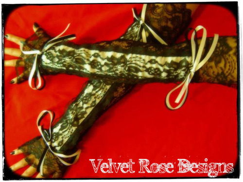 VelvetRoseDsgns's profile picture. 