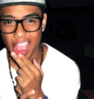 FoLLoW8BacK's profile picture. J'suis pas Dieu, mais cest presque ça. [JE FOLLOW BACK] ps: si tu m'unfollow t'etonne pas que je fasse la même.