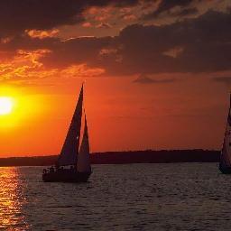 Avid photographer, computer nut, and Star Trek fan. I love sailing, reading, and jazz. A good wine or beer doesn't hurt either.