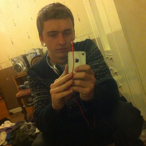 xRhysmoore's profile picture. Follow me I follow back :D