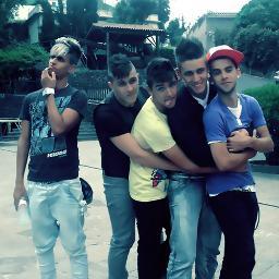 Simplemente Son los mejores - @YoungKiller94 @OfficialXriz @OfficialCHK @OfficialSaik @OfficialCritika. Si los consideras tus ídolos. SÍGUEME ;) Devuelvo Follow