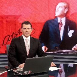 Keremseven's profile picture. Spiker; 
Sunucu, 
Seslendirme 
Sanatçısı, 
Medya Çalışanı, 
Müzisyen.
Söyler, okur yazar...