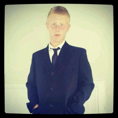 DooScott's profile picture. i might follow back