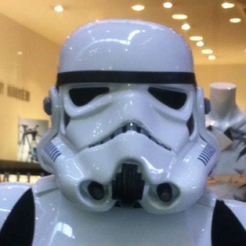 Freelance creative & ideas man. Star Wars fan, 80s throwback and firm believer that the truth is out there.