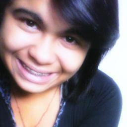 Dezoito anos, aquariana, flamenguista, carioca, muito bem casada com a @sosuamenina , ciumenta, bruta e estranha... dona do @insidemyeyes_ , ... É sou eu! rs