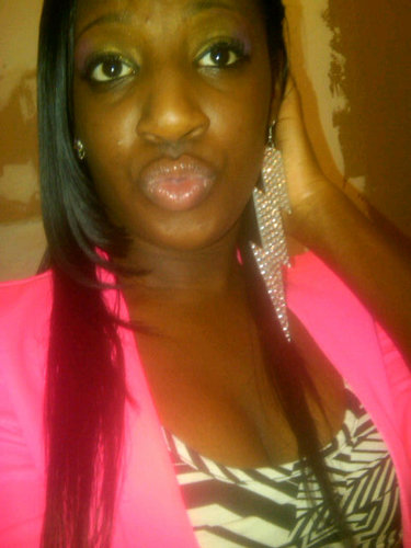 Dec 25 the bday . Love meeting new ppl. So go ahead push the FOLLOW button . I follow back :) -Tooty !