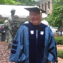 Papá de seis, 3 h y 3 m. Sociólogo de Profesión, PUC y Duke University, Ph.D '91. Bioestadístico, UNC-Chapel Hill, post-doc '08. Le hago a la cocina y nado.