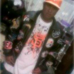 therealshone1's profile picture. Bay Area Artist. Eyes On The Prize, NightMares Of Being Broke Vol.1 Coming Soon.. T-Shirts(Hating Wasted Energy) 650 771 2117 Hit Me