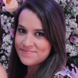 paulista de sangue e paraibana de coração, respiro arquitetura, adoro café, jogo xadrez e queria ter nascido na década de 60. http://t.co/s9oo39Mt