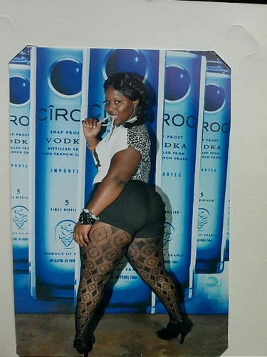 Wut it Dew it's Ya girl KP I can't even tell ya shit bout me I change wit Time I just sit bak n Enjoy da ride!!!