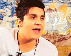 Eu te amo, talvez não o bastante pra te ter perto de mim , mas certamente o bastante para dar a vida por você. @luansantana
Te vivo