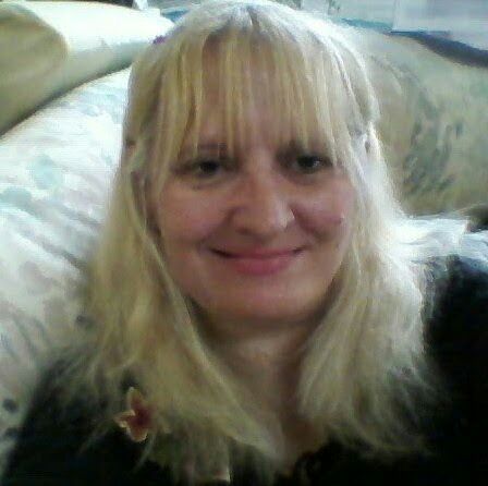 Hey there..born and raised in Edmonton AB...love all animals esp cats and dogs. i have interests in the paranormal, crafts, technology and home decor.