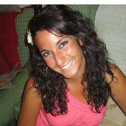 LcPili's profile picture. No te rindas que la vida es eso..continuar el viaje, perseguir tus sueños..destrabar el tiempo , correr los escombros y destapar el cielo