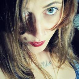 rosarialon's profile picture. unicorno, esperta in pozioni, amante degli splatter, figlia degenere