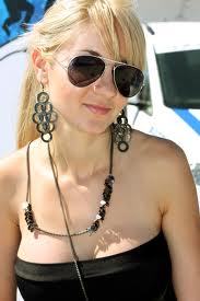 if u like drake , ill follow u , prettyyyy much .
