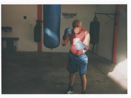 Escuela de Boxeo, entrenamiento recreativo, amateur y profesional. Sacrificio, trabajo, humildad, solidaridad, nobleza, habilidad. Eso es el boxeo! #Followback