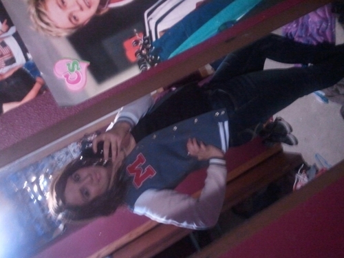 XFactorHarry_1D's profile picture. Hello! holding on to the rollercoaster that is life! If you follow, thank you! x I love you! x follow me. simple! (; #flyingsolo #Directioner #TeamFollowBack