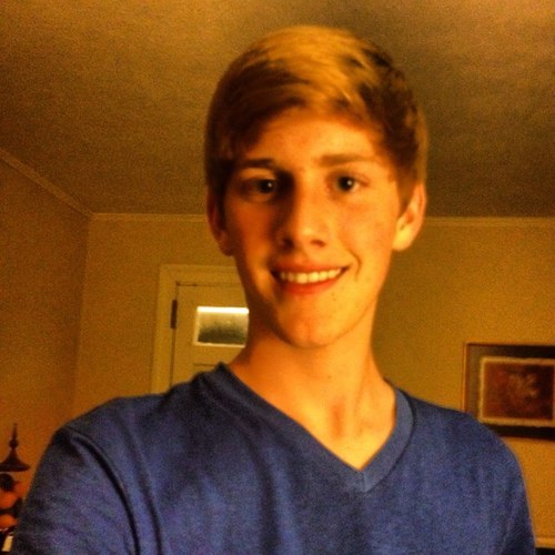 This is a fan twitter account. @brycemcquaid is the real Bryce McQuaid! Go check out his YouTube! http://t.co/v8EXQaYPdG