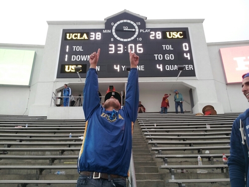 itzArch14's profile picture. Ucla enough said