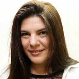עדה מומחית בזיהוי כתבי יד וזיופים, אותנטיות מסמכים וגרפולוגיה משפטית, בדיקת מצב נפשי בזמן כתיבה. מומחיות ייחודית לבדיקת כתב יד גם בהיבט הלך רוח בעת כתיבה, לחץ.