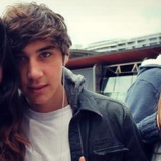 Jai reminds me of my pinky toe sooner or later I am going to bang him on a table~ Luke and James Rt'ed ~ 3/5 + Gina follows+ Cody Simpson follows