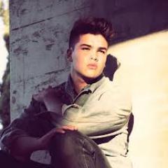 Here to support Roméo the most amazing singer ever :)  he followed on 19/11/12 
http://t.co/6uC3kgPu