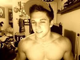 HarryWalker26's profile picture. Hey people, I'm a 17 year old guy. Lives in Australia, loves the sand and the surf. 

I go through life thinking there is only 1 girl out there for me.