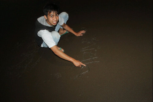 Mslah adlh ujian pndwasaan ,tdk ªϑª‎ alsn mnylahkn org lain .bnahi dri sndri & jdilah pribdi Ɣªήğ dwsa !!