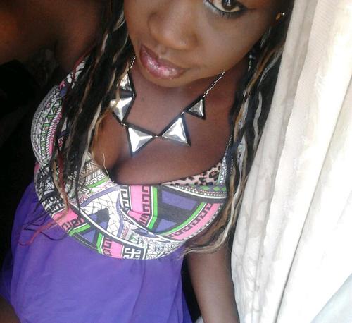 Heey yaa'll , If any one wanna chaat me up plz holla at me on facebook @MiSsy Helen Follow Me && Ama Auto Follow Baack ... ...Cheers' dollS'z && boys' xo