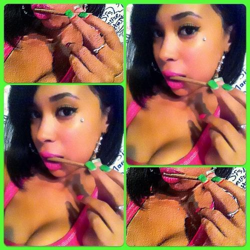 Instagram = kushykisses_ 
Bisexual ❤ Sexies Only!! Tatted up Looking like A Bag Of Money