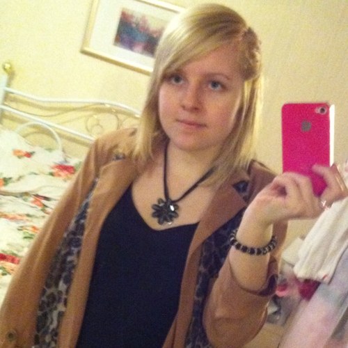 Miss cute, friendly + sweet :D, follow me and you may get a cheeky follow in return haahaa ;), much love + peace out :)