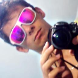 Nunca troque o que você mais quer na vida pelo que você quer no momento, pois os momentos passam mas a vida continua!   -
Me segue? Vai gostar! ♥