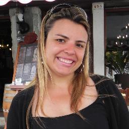 Insaciável, incansável, sonhando e realizandoo... vivendo intensamente os melhores dias da minha vida!!! =)