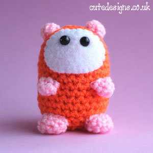 I love cute / kawaii things and animals especially cats. I like to crochet amigurumi, doodle, paint, make things and be creative.