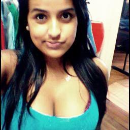    Canceriana. Esquentadinha. Sem paciência, ignorante. Desorganizada, amiga, sorridente, louca. Feliz. Silvanno Salles! ♥