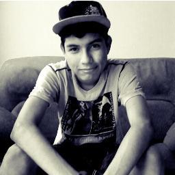 __ SÓ OS LOUCOS SABEM ♪ ♫
FACEBOOK : http://t.co/PqzmbT0b
INSTAGRAM :DANIIELRAMOS
