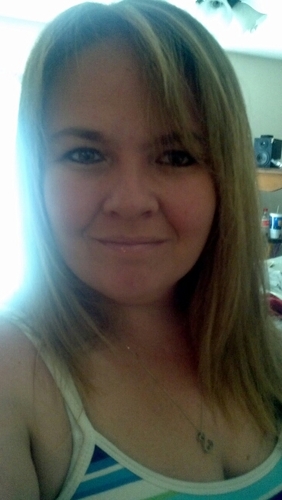 Vicki_dawn's profile picture. mom and luv it!