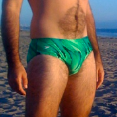 just a funnie guy who loves to tell a joke! OFFICIAL KING OF TWETER™. Licensed sex haver, DM nudes while my wife is asleep LOL ;)))