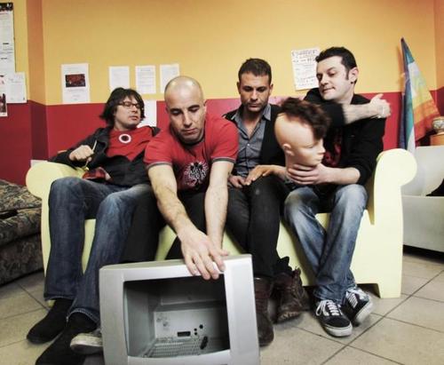 punk rock band!
http://t.co/lgKYcVU3