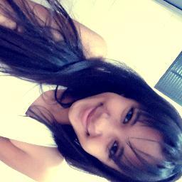 Sou do tipo que sofre calada e ainda consegue sorrir.
