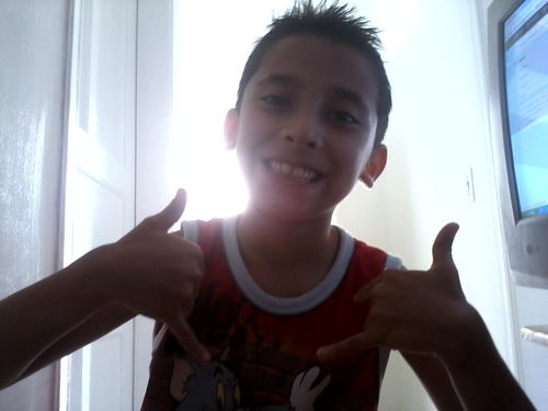 amo futebol.....e tocar guitarra