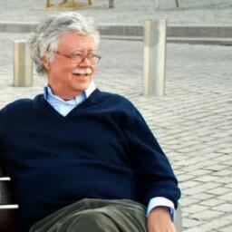 jmbeleta's profile picture. Curioso, ingeniero industrial y programador. La arquitectura la dejo para los que hacen casas.