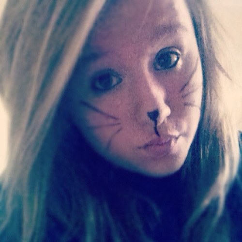 hey, um you either love me or you hate me,k? 277DB19A, add me on bbm;)follow me and i will follow ya back:)xxxx