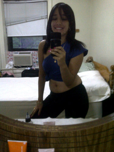 Soy una chica sumamente, especial, divertida, amorosa, cariñosa, exelente amiga, compañera y puesde contar cnmigo en cualquier momento.