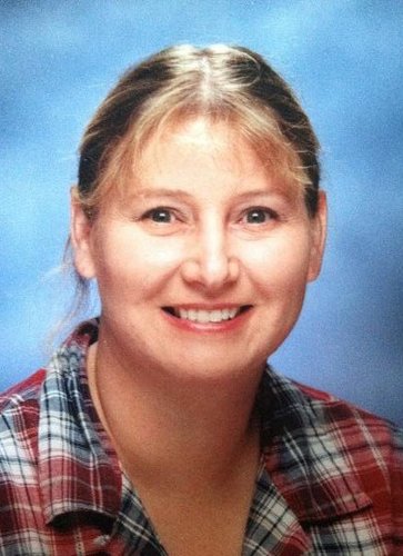 Journalist living in east central Illinois. Married with two children.