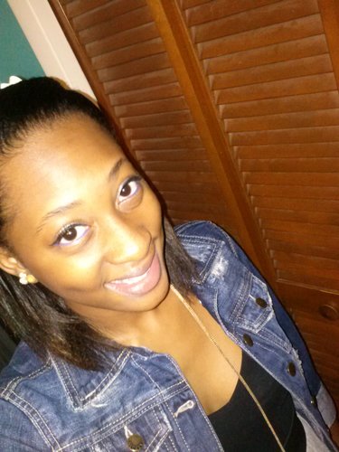 itsmanishaduh's profile picture. “Imperfection is beauty, madness is genius and it's better to be absolutely ridiculous than absolutely boring.”