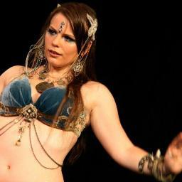 Fusion bellydance teacher and performer from Wolverhampton, UK