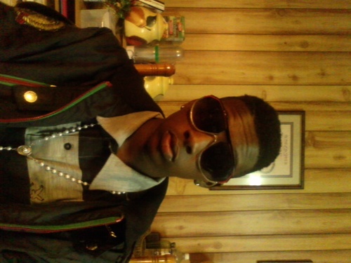 Love Basketball, cool laid back, #Team Heats.....iif uu wana kno anythnqq text your boy